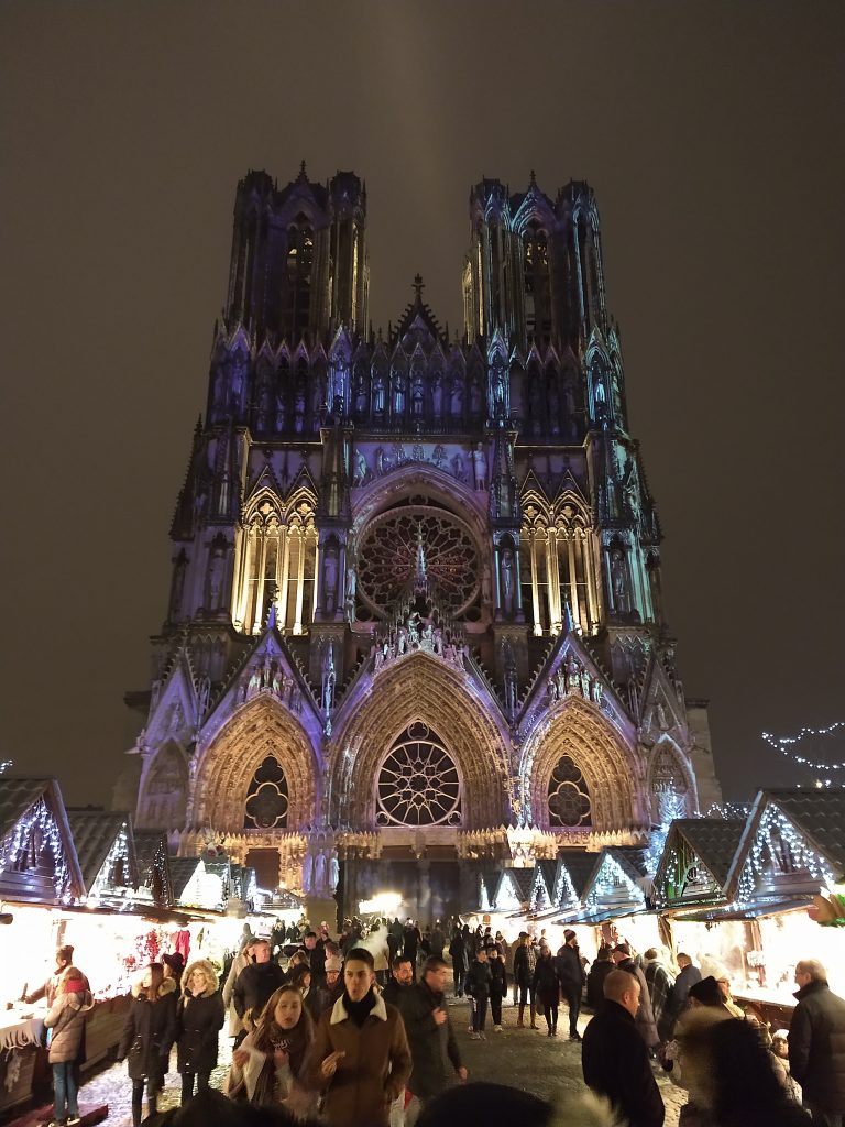 Notre-Dame-de-Reims à noite