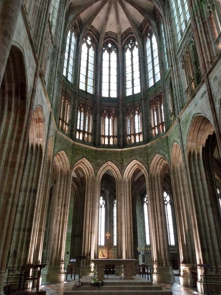 Nave e Altar da Abadia de Saint Michel