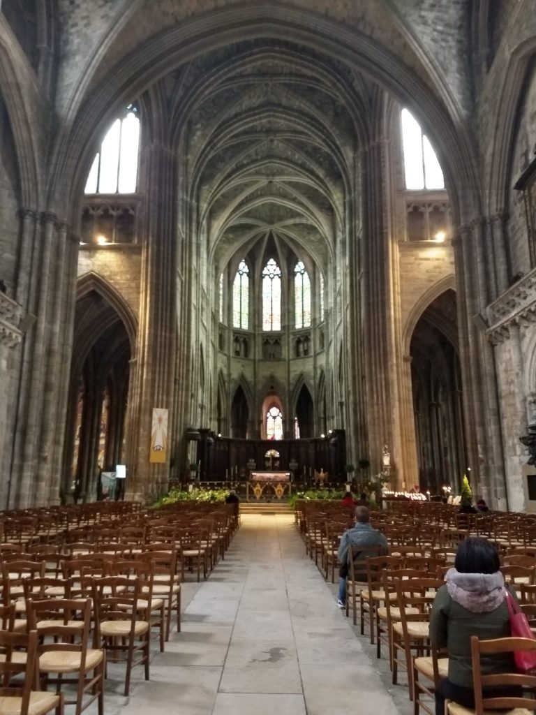 Interior da Catedral de Saint-André, em Bordeaux