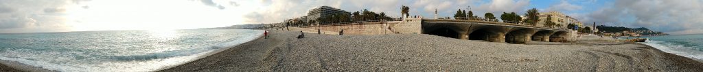 Imagem Panorâmica de Nice, a partir da Praia